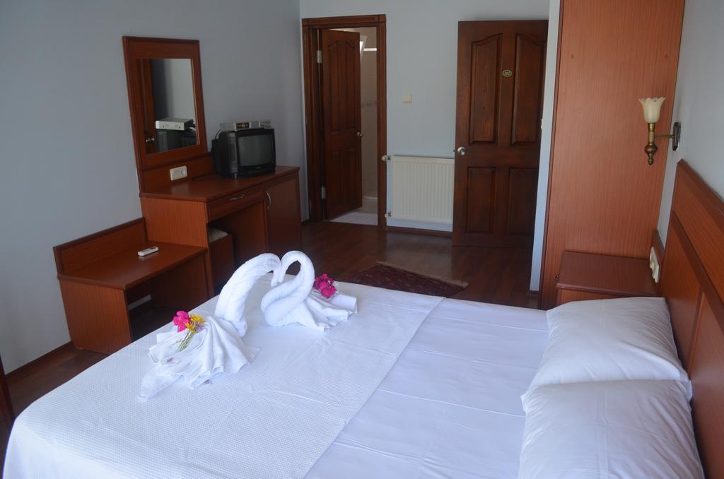 Silva Hotel Ayvalik Exterior photo