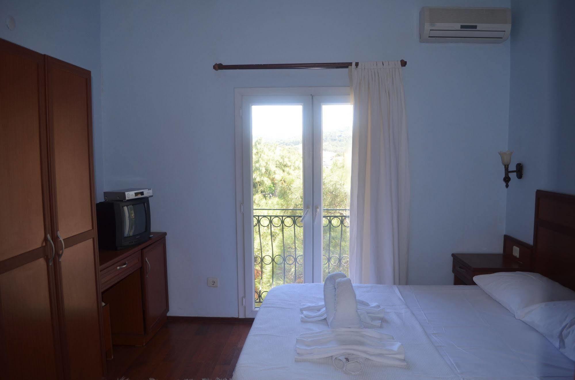 Silva Hotel Ayvalik Exterior photo