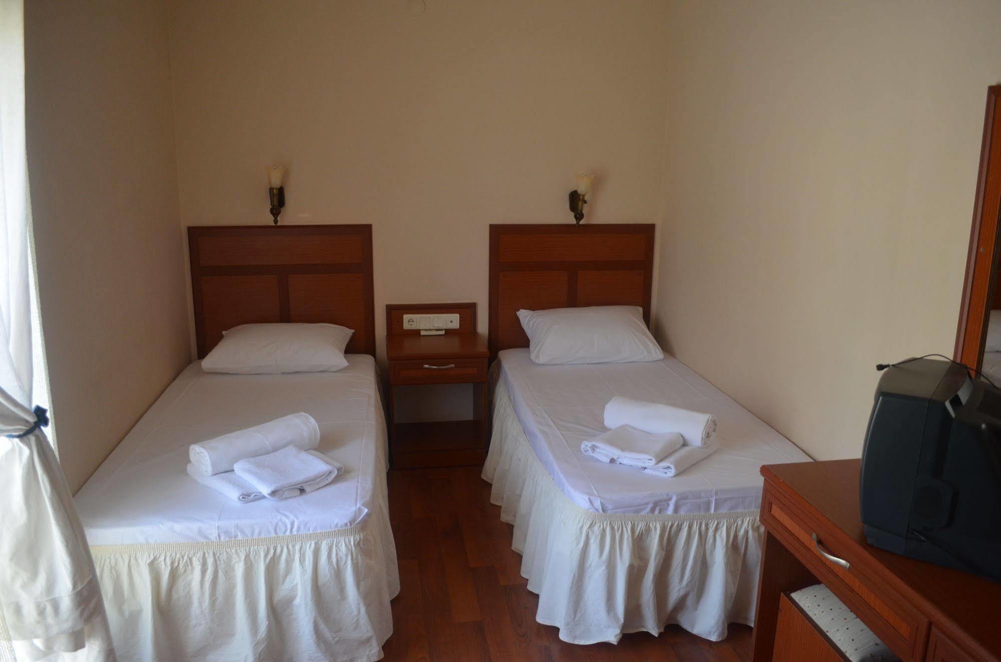 Silva Hotel Ayvalik Exterior photo