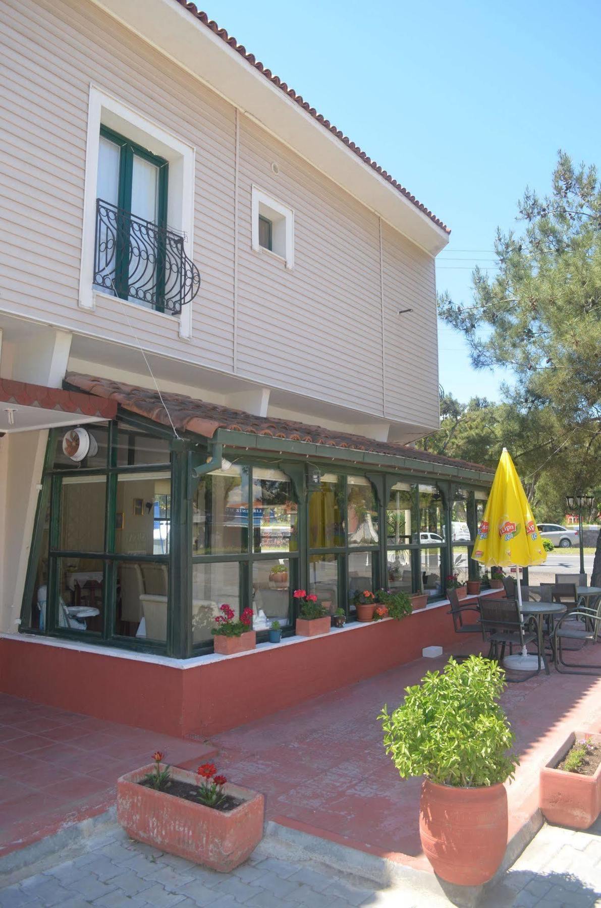 Silva Hotel Ayvalik Exterior photo
