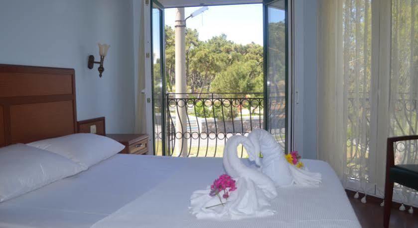 Silva Hotel Ayvalik Exterior photo